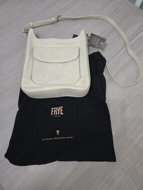 NWT Frye Melissa Magazine Leather Crossbody in Oatmeal Color Incl Dust Bag